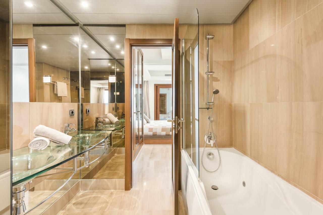 Bahia De La Plata Luxury Apartments Estepona Luaran gambar