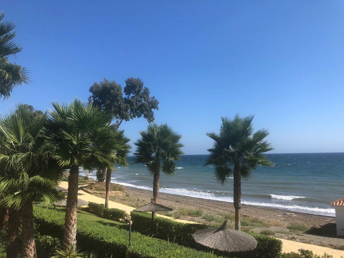 Bahia De La Plata Luxury Apartments Estepona Luaran gambar